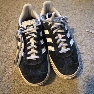 Adidas women’s Black and White gazelle platform